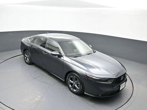 Certified 2023 Honda Accord EX image 34
