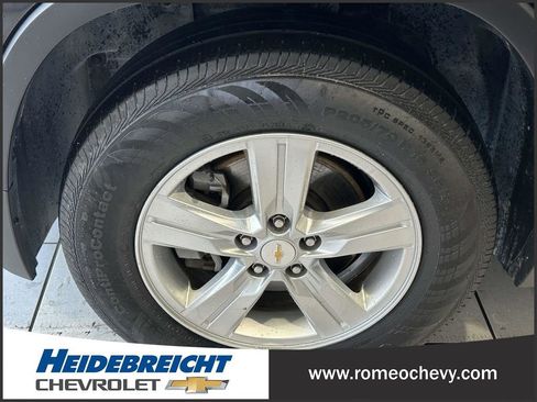 Used 2022 Chevrolet Trax LT w/ LT Convenience Package image 8