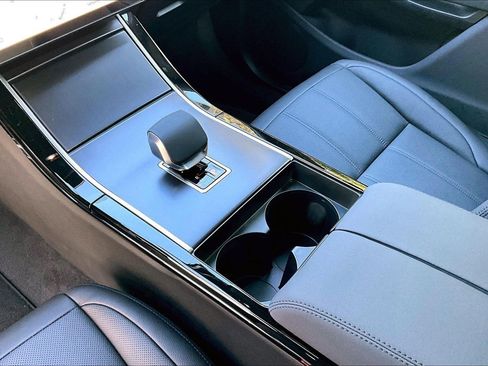 New 2026 Land Rover Range Rover Evoque Dynamic SE AWD/4WD image 11