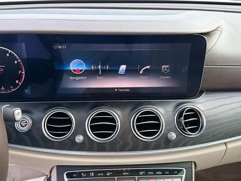 Used 2020 Mercedes-Benz E 350 Sedan image 29