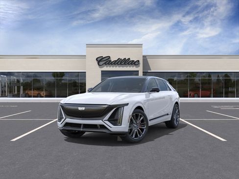 New 2026 Cadillac Lyriq V w/ Exterior Carbon Fiber Package AWD/4WD image 8