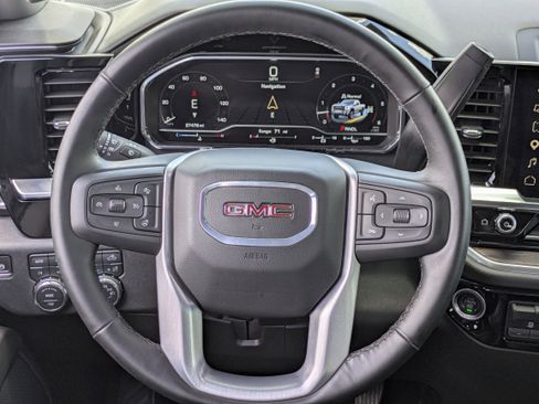 Used 2025 GMC Sierra 2500 SLT AWD/4WD image 21