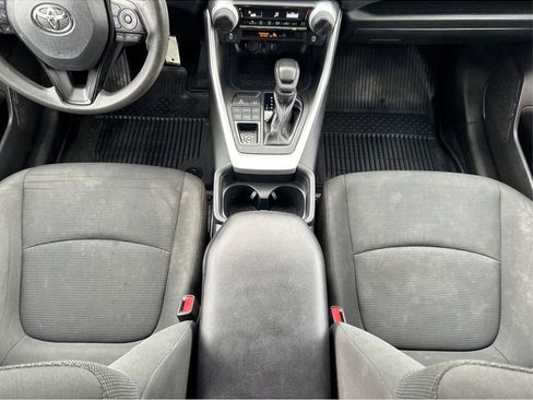 Used 2020 Toyota RAV4 LE image 19