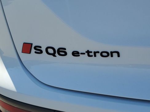 New 2027 Audi SQ6 e-tron Premium Plus AWD/4WD image 7
