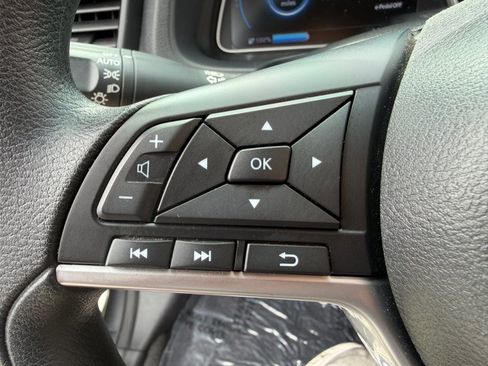 Used 2025 Nissan Leaf S FWD image 13