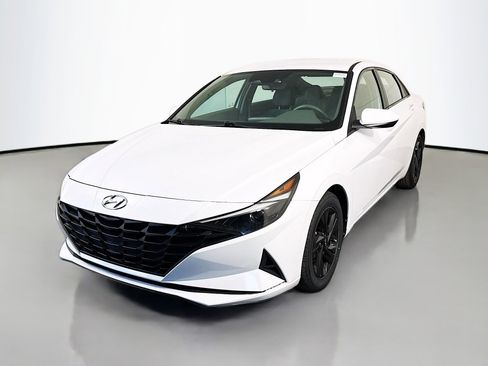 Used 2021 Hyundai Elantra SEL image 4