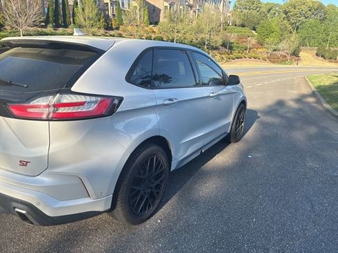 Used 2019 Ford Edge ST w/ Equipment Group 401A image 2