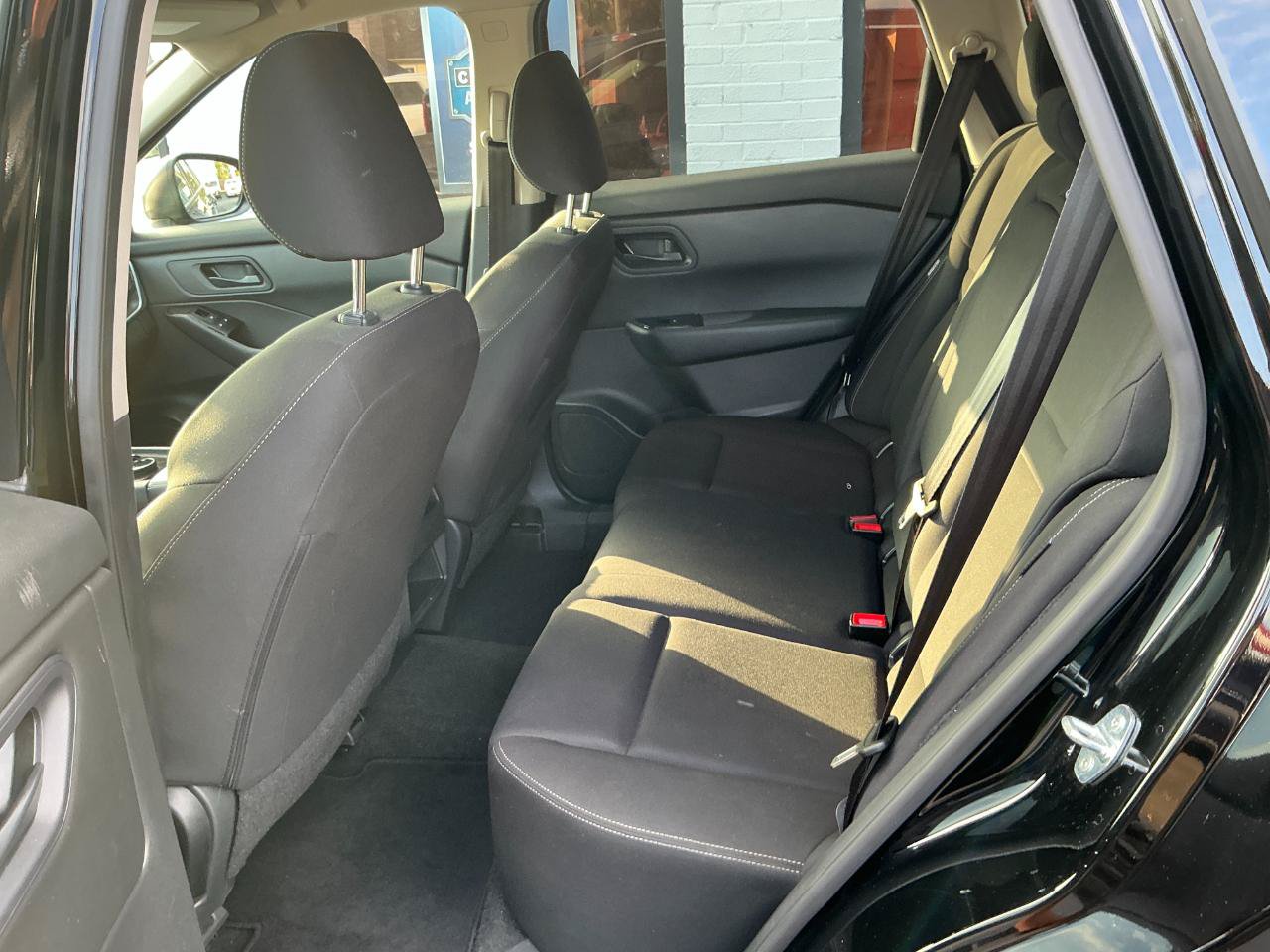 Used 2024 Nissan Rogue S AWD/4WD image 15