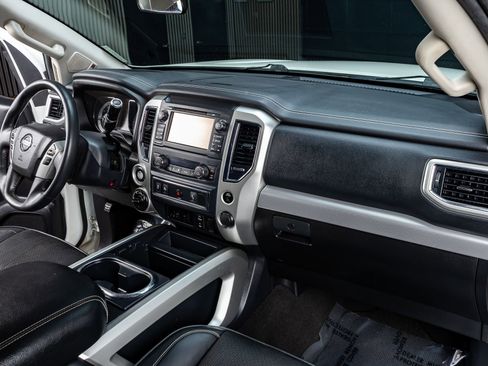 Used 2017 Nissan Titan PRO-4X image 17