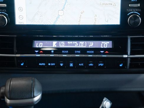 Used 2023 Toyota Sienna XSE FWD image 23
