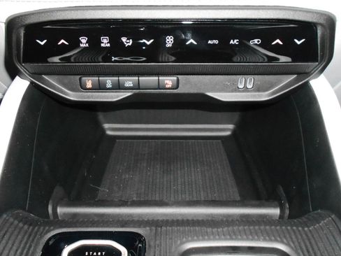New 2026 Jeep Cherokee Limited AWD/4WD image 15