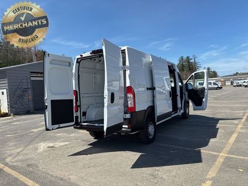 Used 2025 RAM ProMaster 2500 w/ Convenience Group image 11