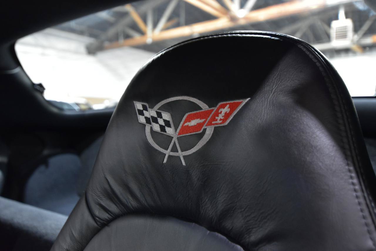 Used 2004 Chevrolet Corvette Z06 w/ Z06 Preferred Equipment Group RWD image 26