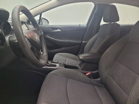 Used 2017 Chevrolet Cruze LT image 17