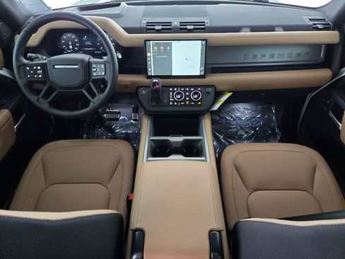 New 2025 Land Rover Defender 130 V8 AWD/4WD image 4