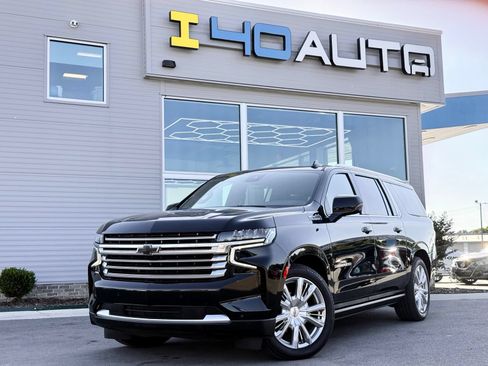 Used 2024 Chevrolet Suburban High Country AWD/4WD image 1