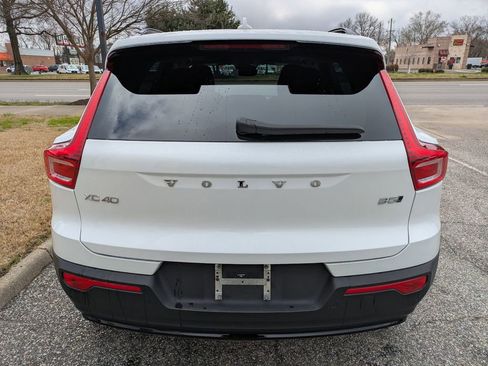 Certified 2023 Volvo XC40 B5 Plus w/ Driver Assist Package image 5