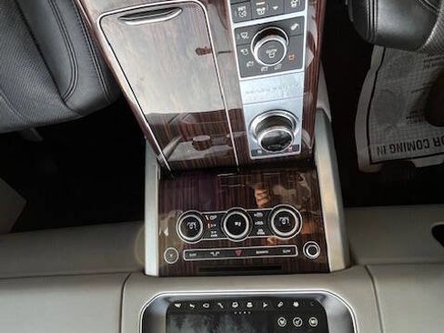 Used 2017 Land Rover Range Rover HSE image 23