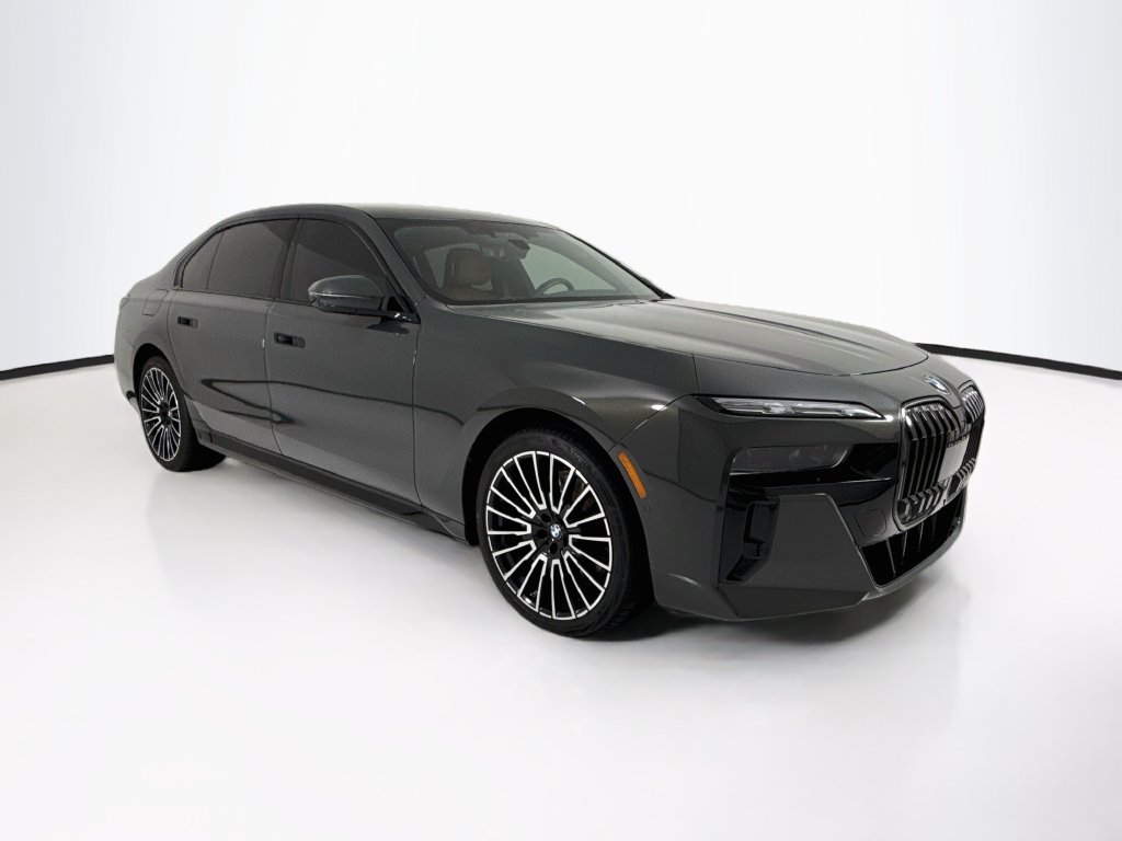 Used 2026 BMW 760i xDrive AWD/4WD image 7