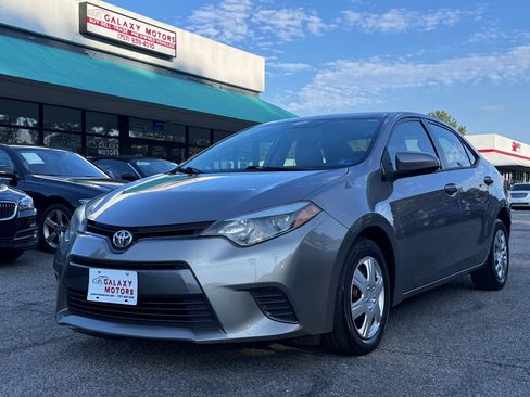 Used 2016 Toyota Corolla LE FWD image 1
