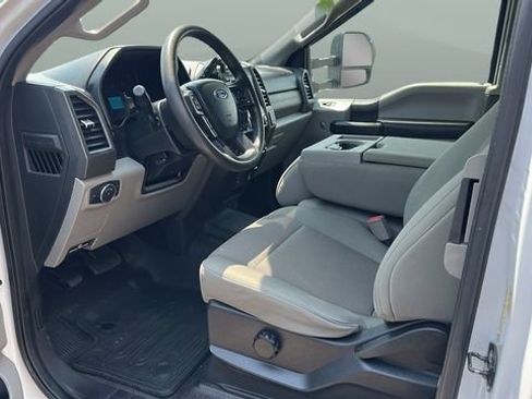 Used 2019 Ford F250 XL w/ STX Appearance Package AWD/4WD image 8