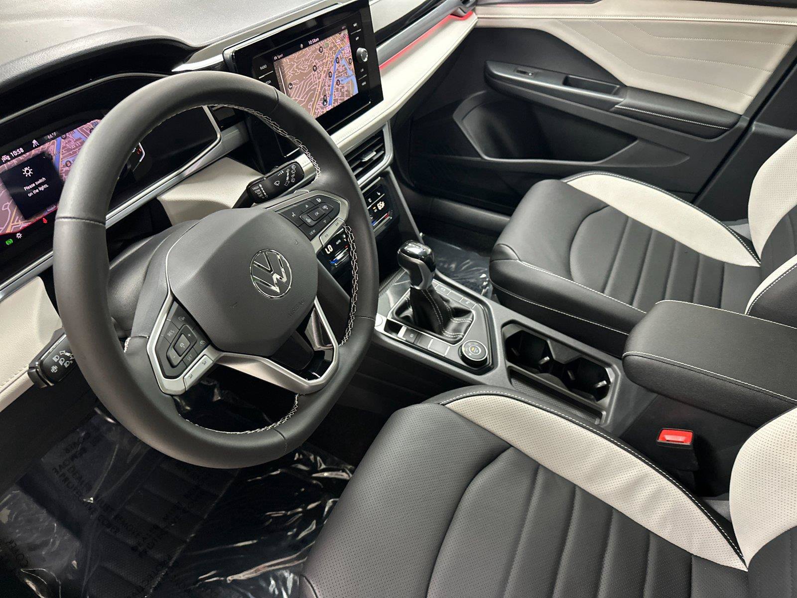 New 2026 Volkswagen Taos SEL AWD/4WD image 9