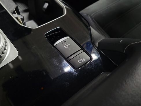 Used 2025 Mitsubishi Outlander SE image 38