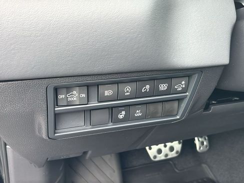 New 2026 Toyota Tundra Platinum w/ TRD Off-Road Package AWD/4WD image 15