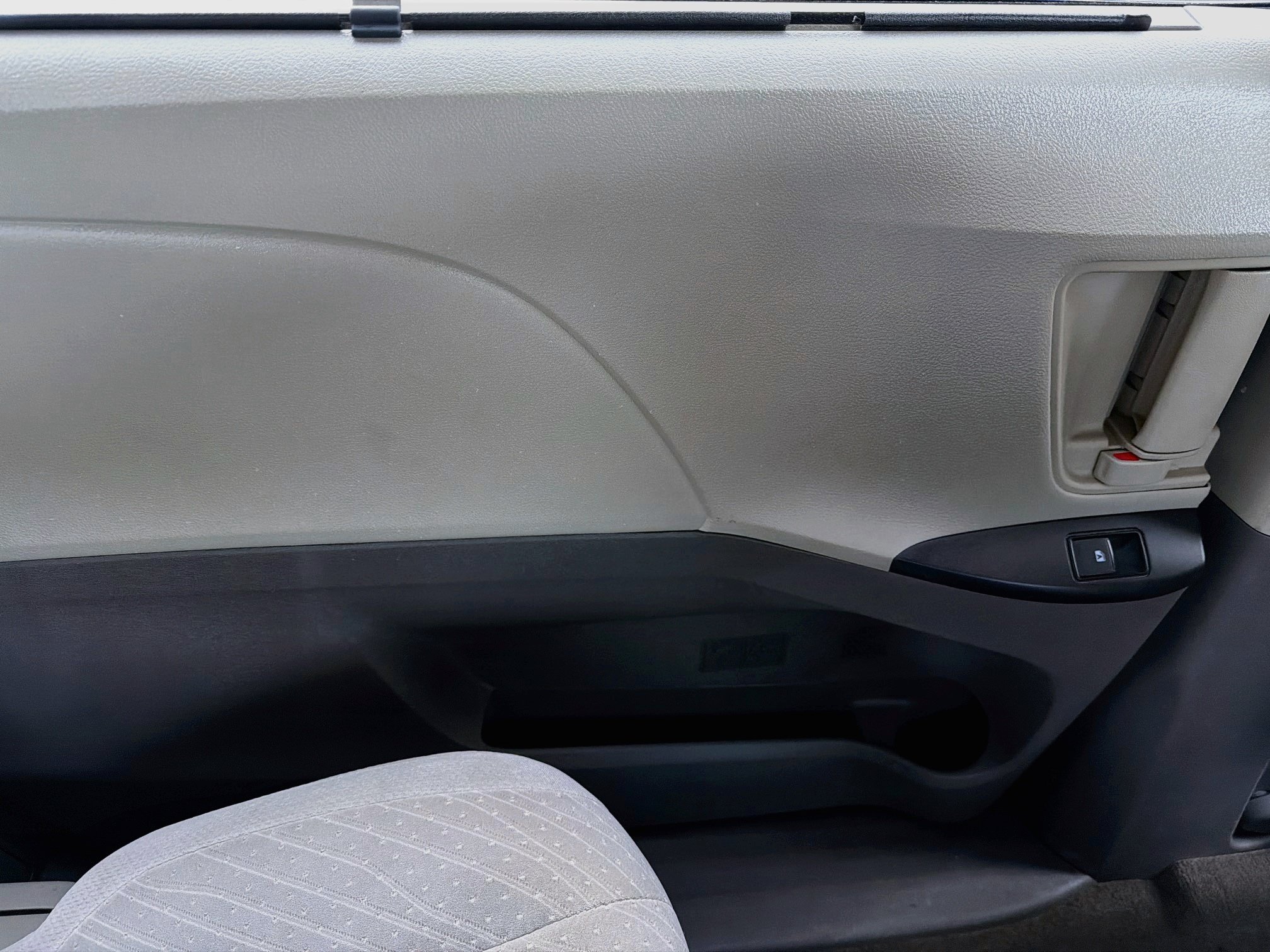 Used 2018 Toyota Sienna LE AWD/4WD image 25