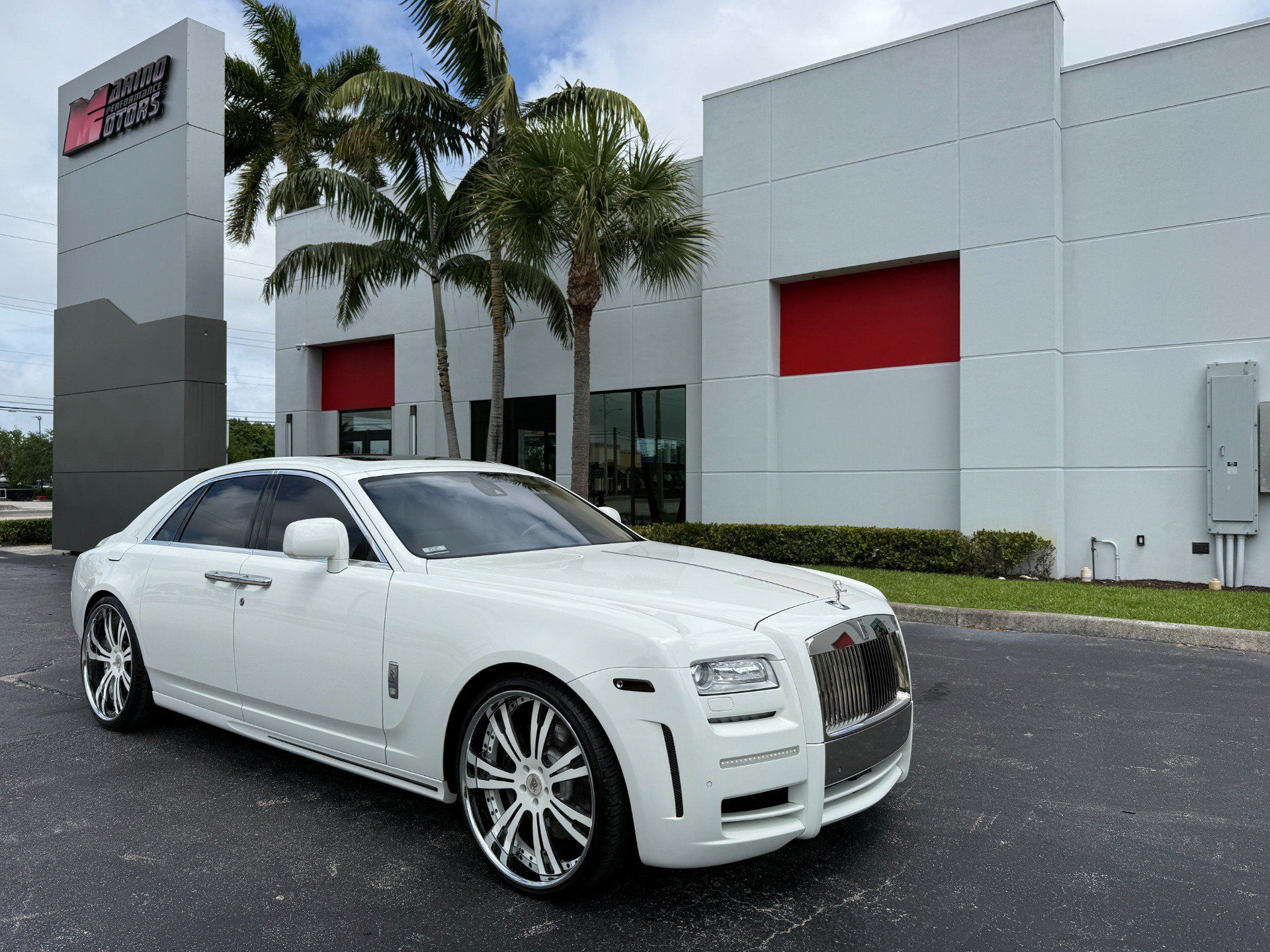 Used 2011 Rolls-Royce Ghost RWD image 1