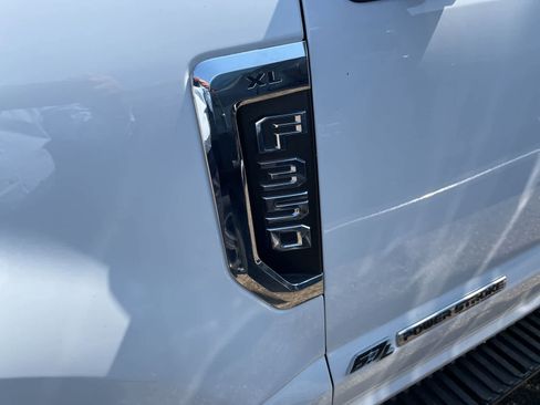 Used 2022 Ford F350 XL w/ Power Equipment Group image 9