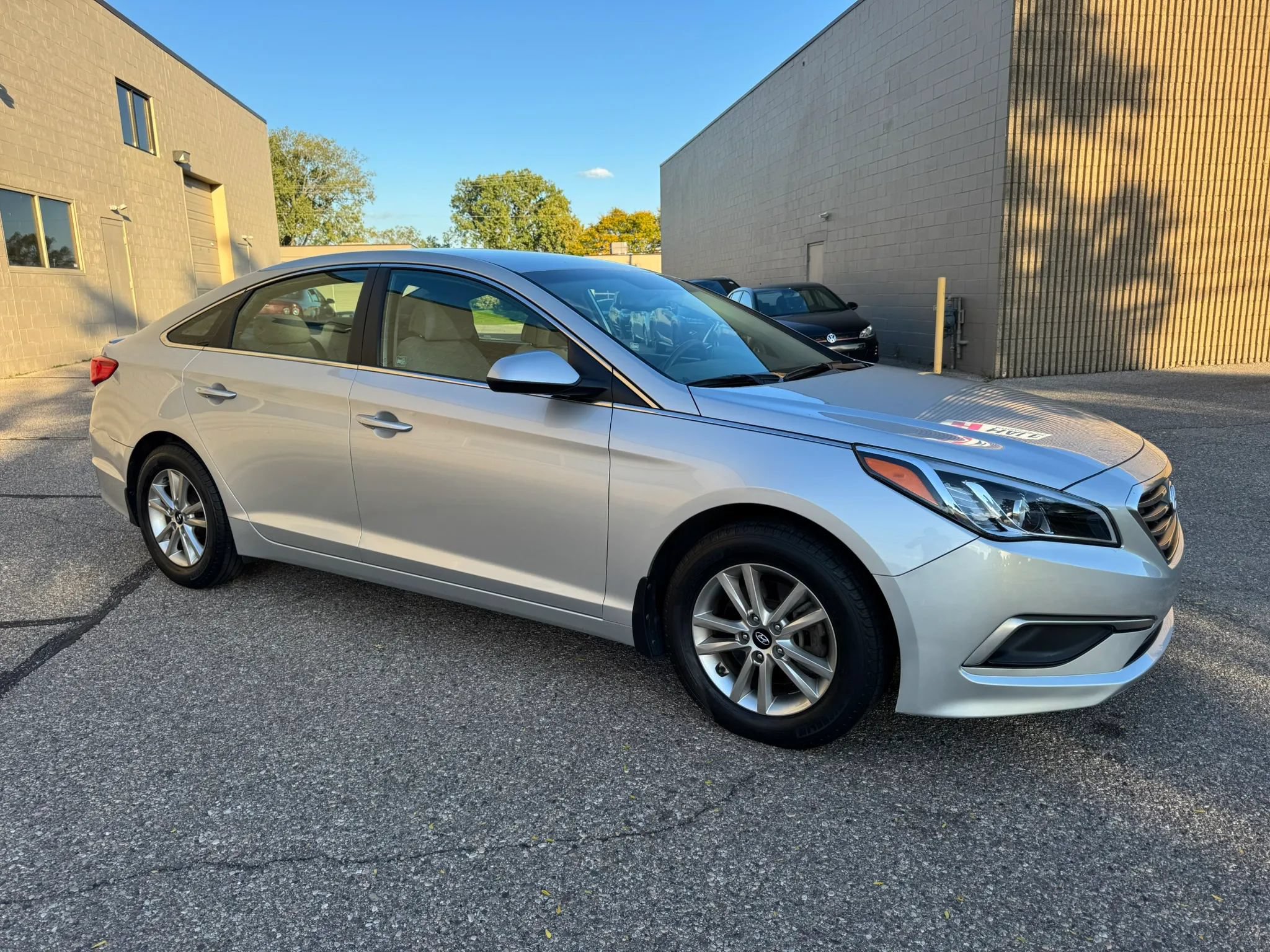 Used 2017 Hyundai Sonata SE w/ Winter Weather Package FWD image 12