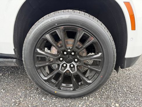 Used 2025 GMC Yukon XL Denali w/ Sun & Power Step Package AWD/4WD image 27