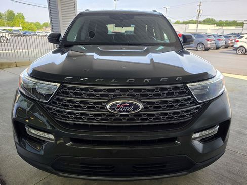 Used 2024 Ford Explorer XLT w/ Equipment Group 202A AWD/4WD image 9
