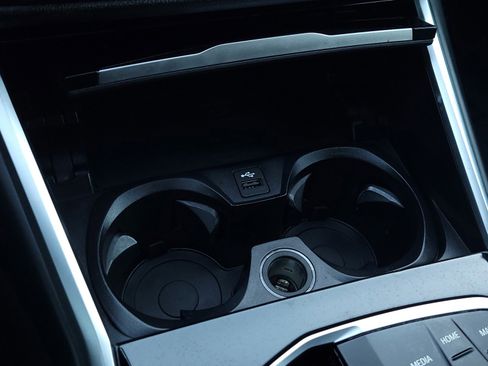 Used 2024 BMW i4 xDrive40i image 19