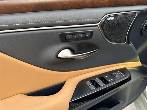 New 2025 Lexus ES 350 Ultra Luxury image 18