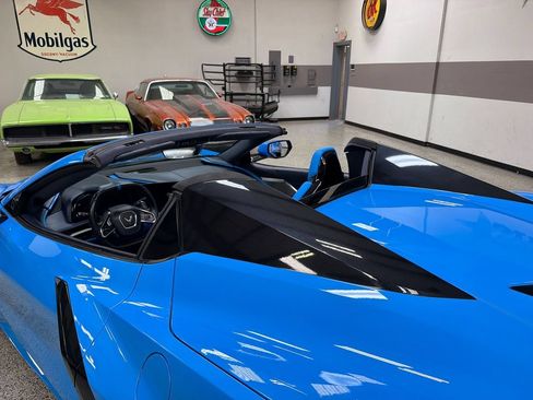 Used 2023 Chevrolet Corvette Stingray Premium Conv w/ Z51 Performance Package RWD image 19