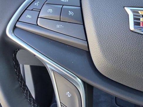 New 2025 Cadillac XT5 Luxury image 24