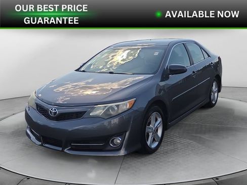 Used 2014 Toyota Camry SE FWD image 1