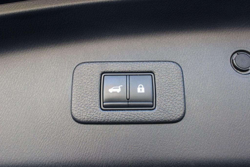 Used 2022 Nissan Armada SL w/ Midnight Edition Package RWD image 30