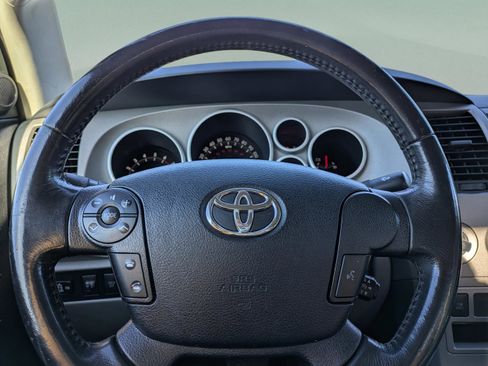 Used 2013 Toyota Tundra Limited image 31