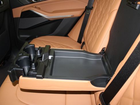 Used 2026 BMW X5 xDrive40i w/ M Sport Package image 23