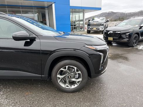 New 2026 Chevrolet Trax LT image 2