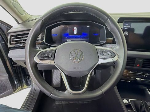 Used 2025 Volkswagen Jetta SE FWD image 14