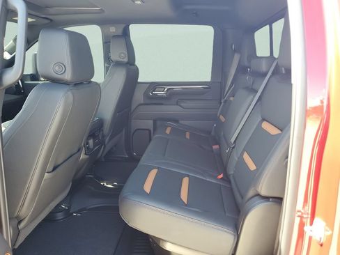 Used 2025 GMC Sierra 2500 AT4 w/ AT4 Premium Plus Package AWD/4WD image 10