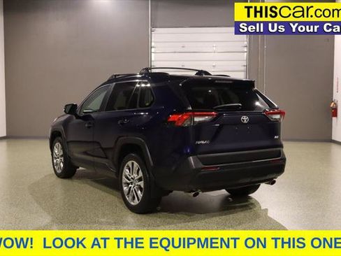 Used 2019 Toyota RAV4 XLE Premium FWD image 6