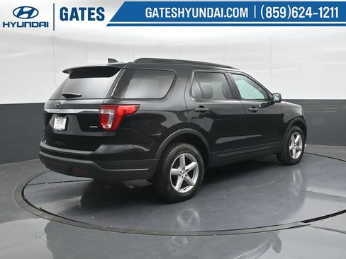 Used 2018 Ford Explorer 4WD image 2