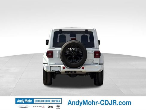 Used 2022 Jeep Wrangler Unlimited Sahara AWD/4WD image 6