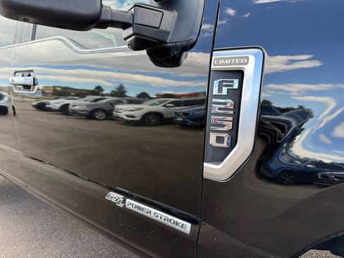 Used 2018 Ford F250 Limited w/ FX4 Off-Road Package AWD/4WD image 14