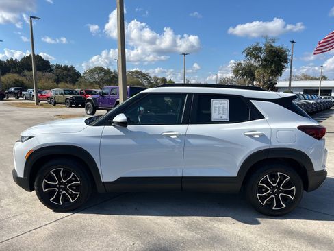 Used 2023 Chevrolet TrailBlazer ACTIV w/ Sun and Liftgate Package image 2